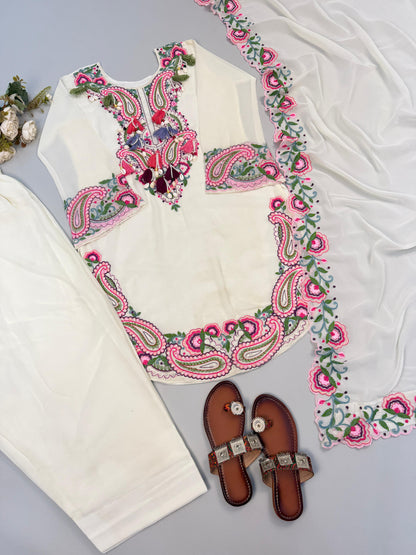 Graceful Farshi Look – Embroidered Ethnic Collection