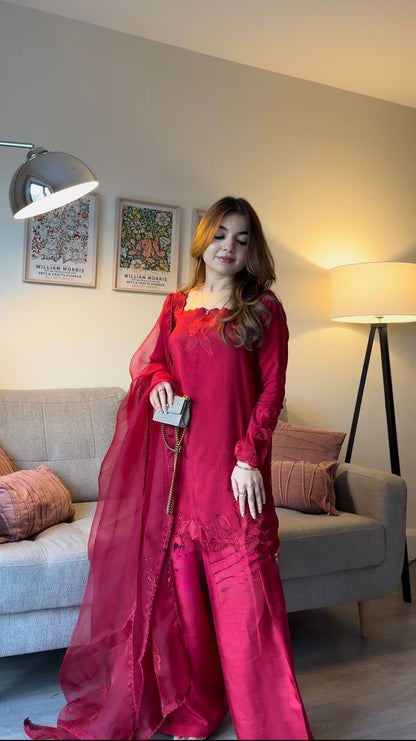 Soft Elegance Suit Set – Roman Fabric Designer Wear