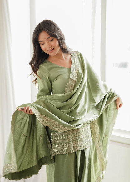 Royal Glass Roman Silk Farshi Set – Embroidered Elegance