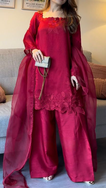 Soft Elegance Suit Set – Roman Fabric Designer Wear